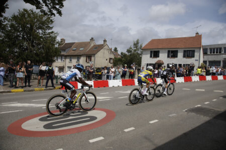 JO Paris 2024 course cicliste, passage a VSF Photos Antonio Borga_1