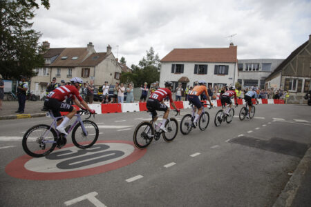 JO Paris 2024 course cicliste, passage a VSF Photos Antonio Borga_5